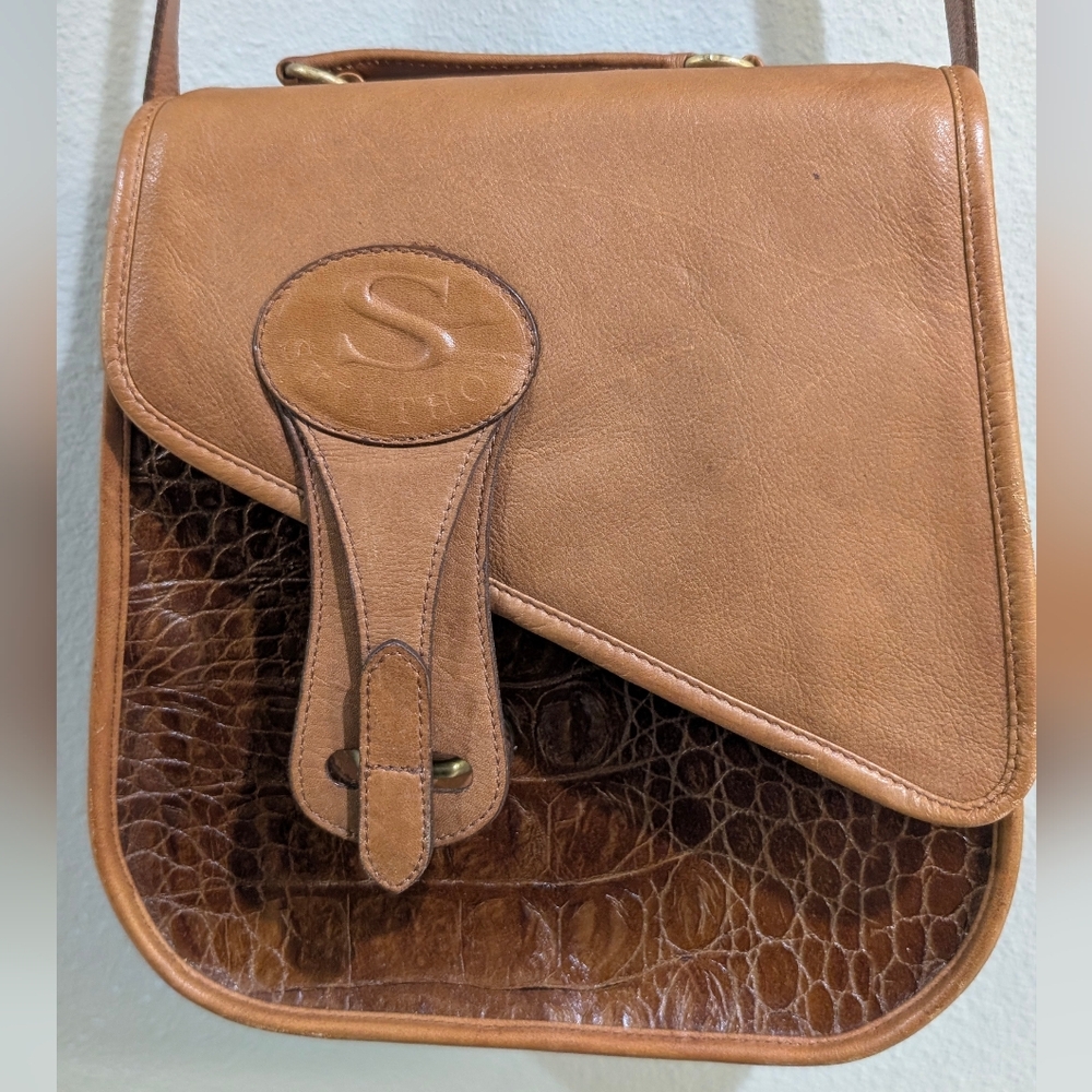 Skiathos Elegant Tan Leather Crossbody Bag - Picture 8 of 11